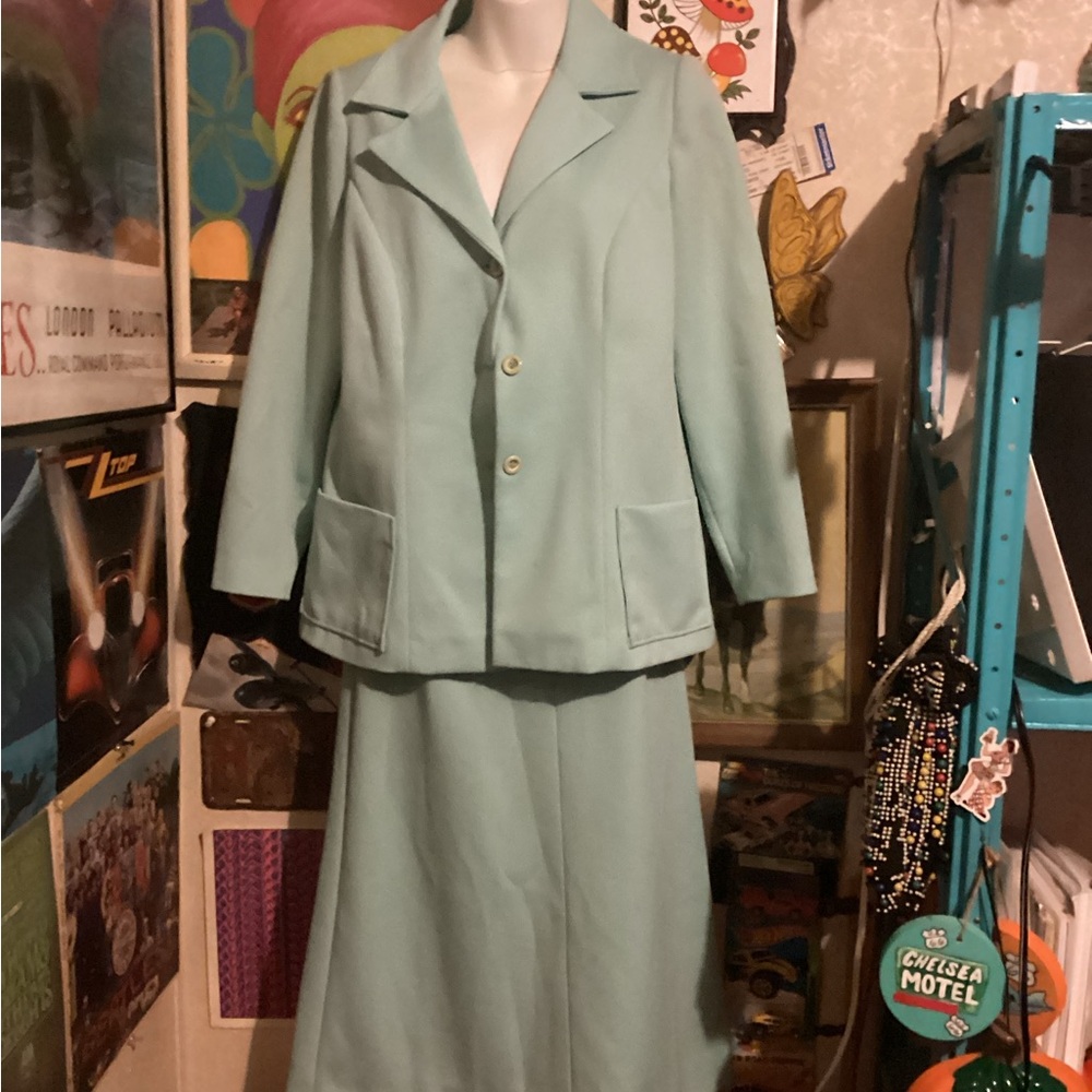 Vintage 60s-70s Mint Green Women's Skirt Suit